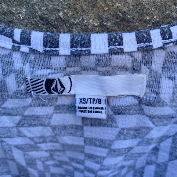 NWOT Volcom Disco Pattern Crop Top - Picture 2 of 5